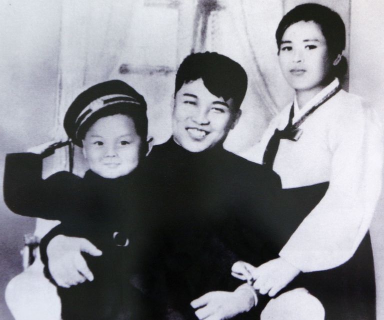 Kim Il-sung, ta naine Kim Jong-suk ja nende poeg Kim Jong-il / Handout/Reuters/Scanpix