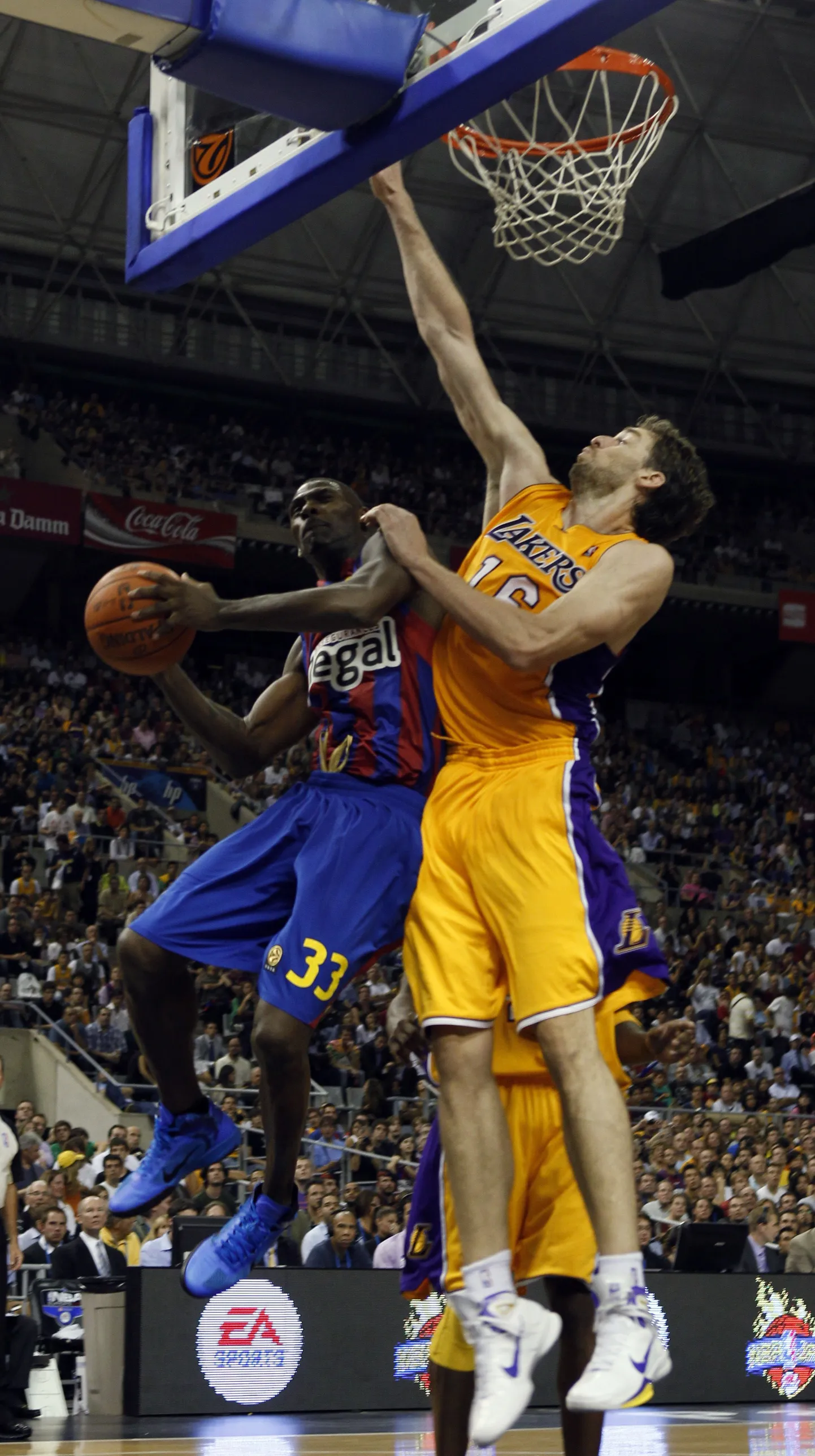 Pau Gasol ja Pete Mickael.