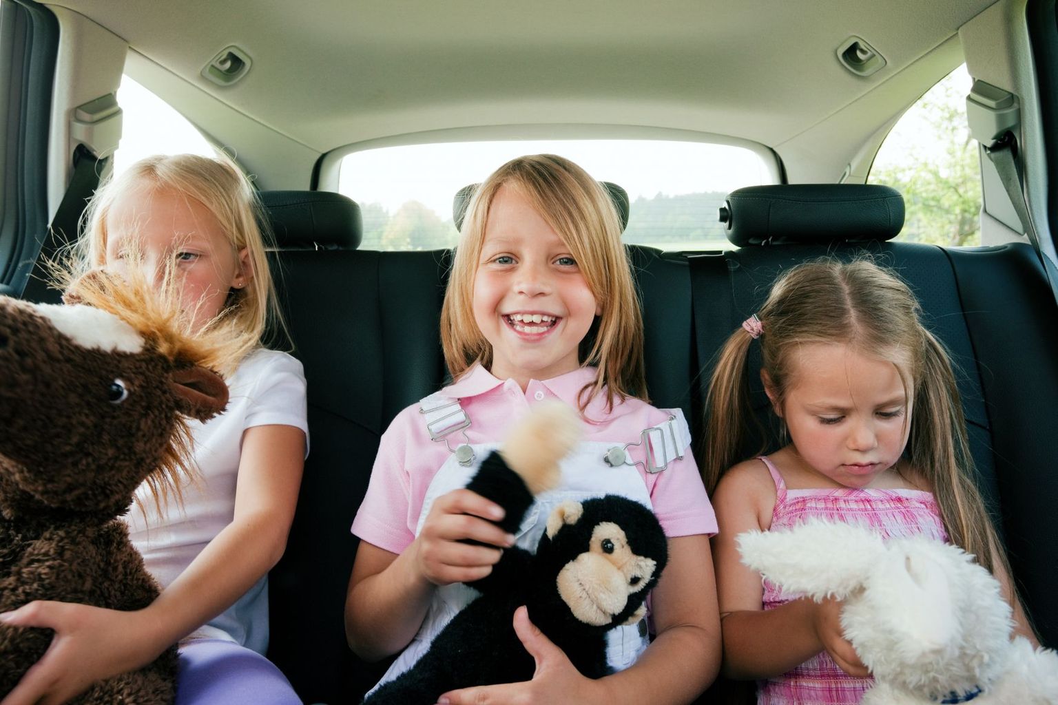 Lapsed tüdinevad autosõidust kiiresti, mistõttu tasub igavuse peletamiseks mõni tegevus valmis mõelda.