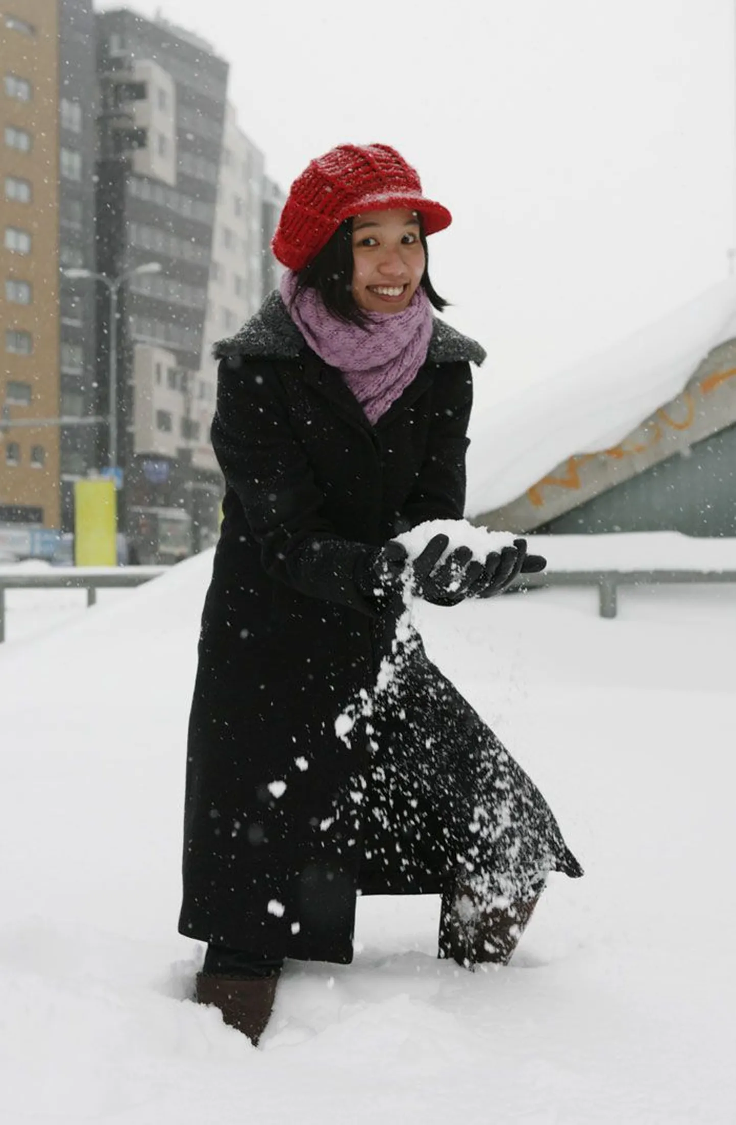 Wai Sum Elenurm, sõpradele Emily, polnud enne Eestisse tulekut kunagi saanud põlvini lumes sumbata.