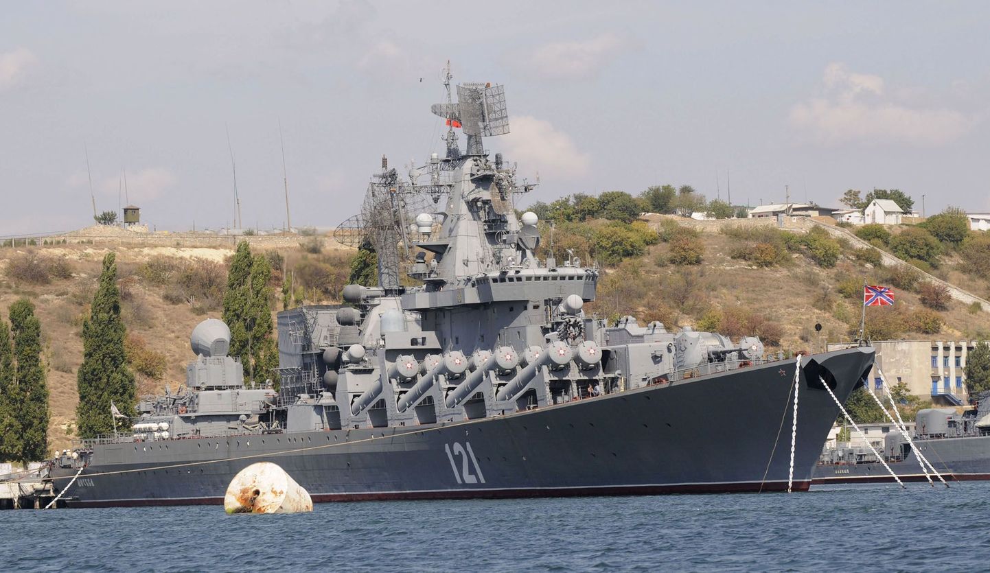 Musta mere laevastiku ristleja Moskva Sevastoopoli sadamas