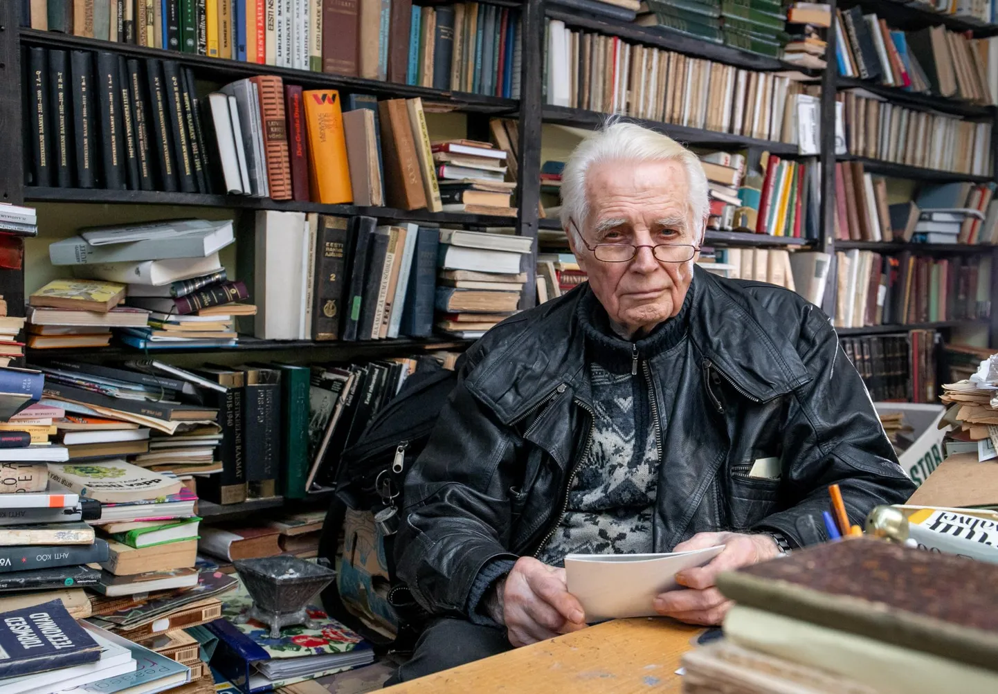 Bibliofiil Olaf Esna.
