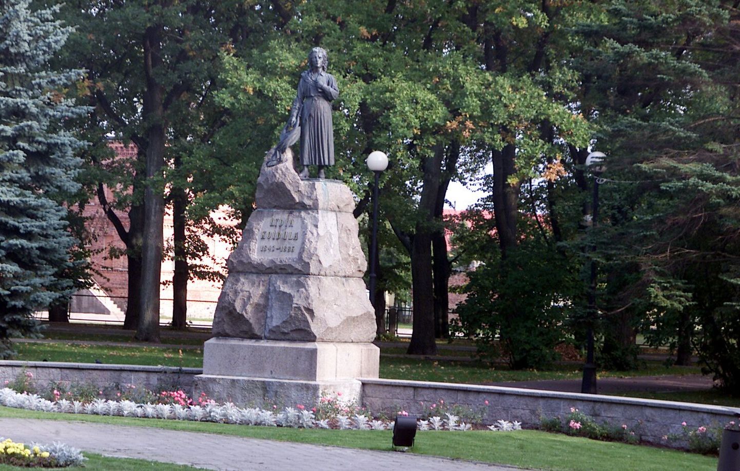 Lydia Koidula ausammas Pärnus Koidula pargis.