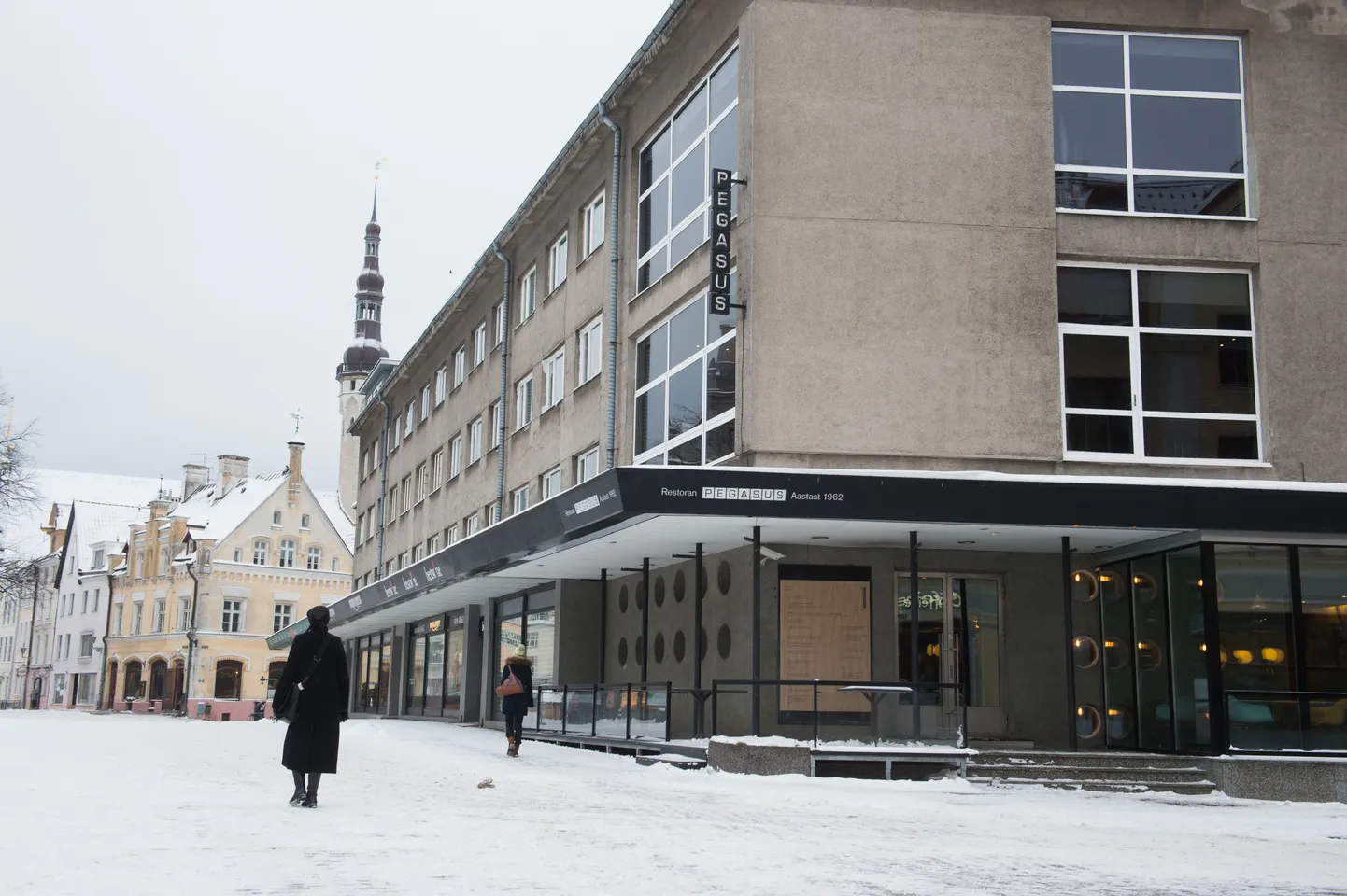 Aastast 1962: vanade aegade meenutuseks tuuakse arve lauale raamatu vahel.