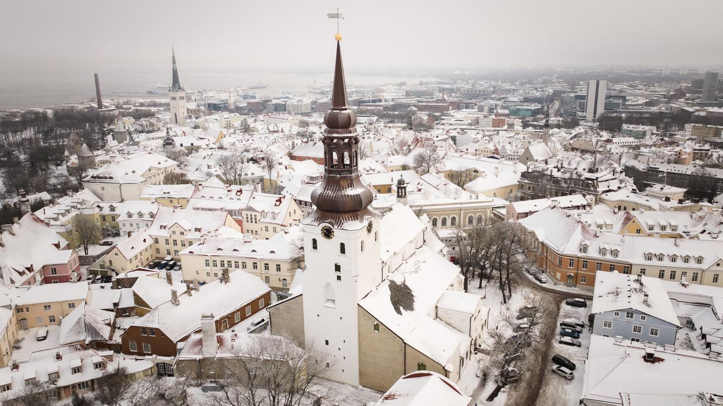 Tallinna toomkirik maailma ilusaimaks tunnistatud torniga 29. novembril 2023.