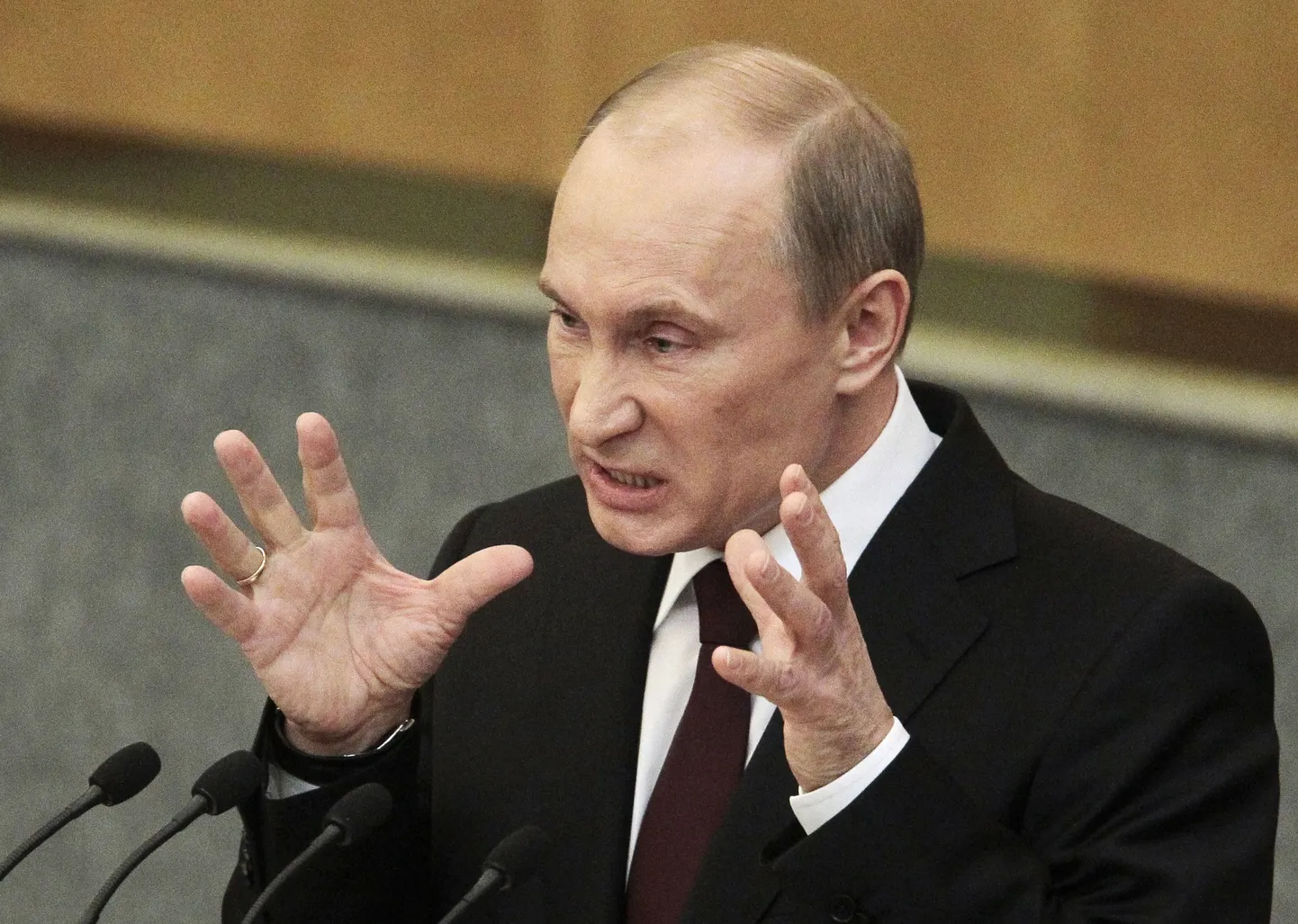 Vladimir Putin riigiduuma ees