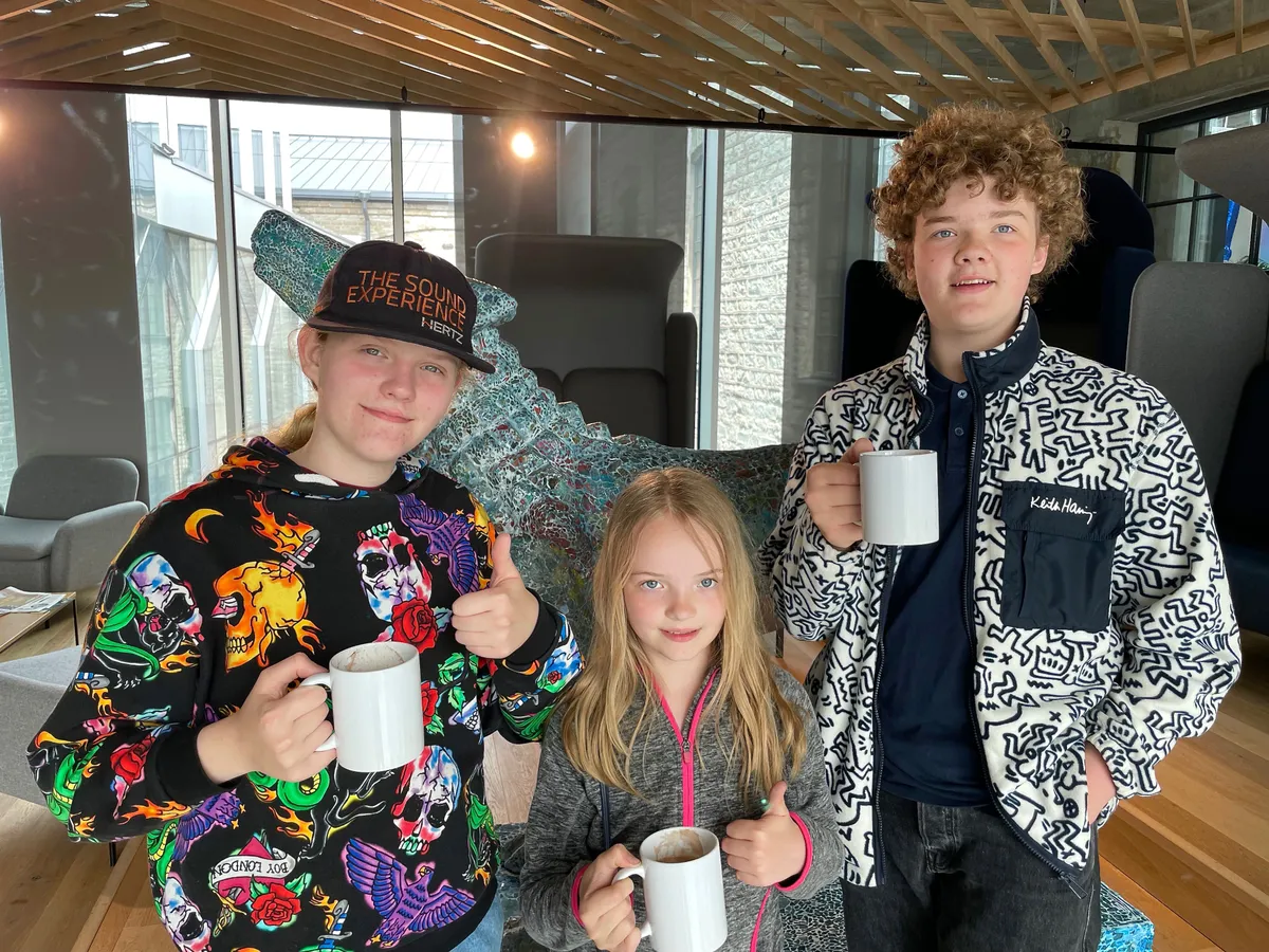 Säde (13), Õnne (9) ja Ott (15) - elus esimest korda stuudios mikri taga, aga nii julged, et eluilmas ei usuks!