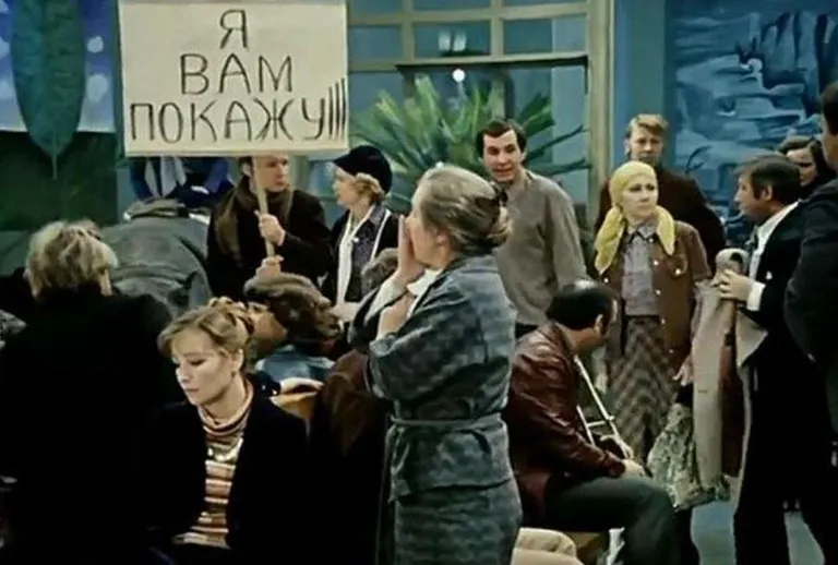 Кадр из фильма "Гараж"