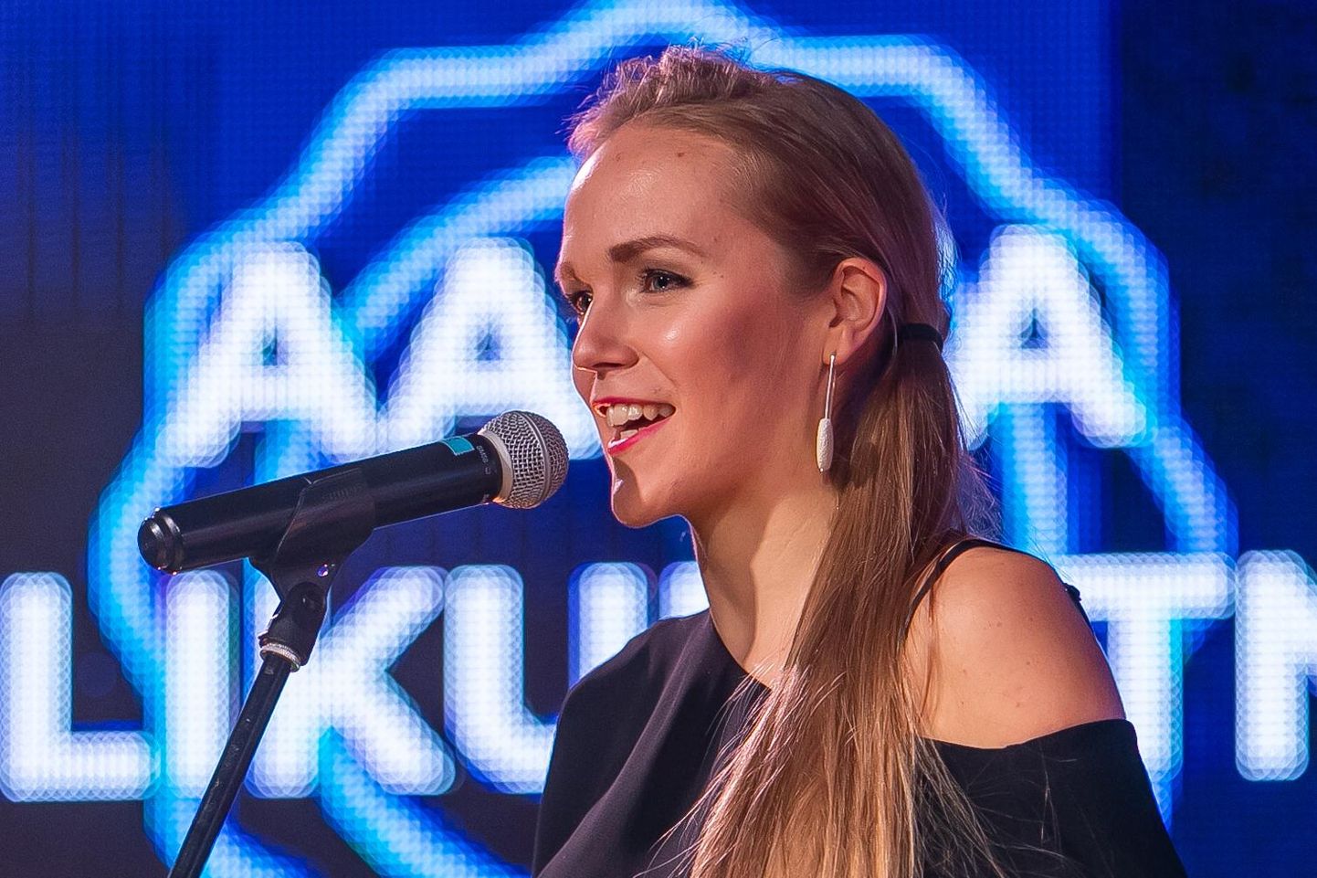 Kadri Voorand on oodatud esineja nii kodumaistel lavadel (pildil Eesti muusikaettevõtluse auhindade üleandmisel tänavu 26. märtsil Tallinnas) kui ka välismaal.