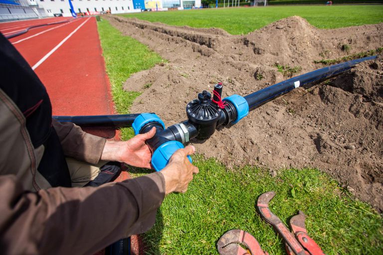 Rakvere staadion saab kauaoodatud automaatse niisutusüsteemi.