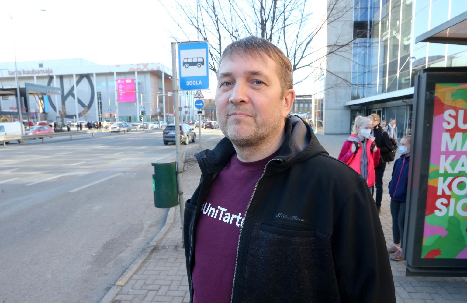 Tartu ülikooli isejuhtivate sőidukite labori tehnoloogiajuht Tambet Matiisen käis linnavalitsusele välja idee, et isejuhtiv valge Lexus võiks aprilli vältel vedada inimesi bussijaama ja Vorbuse vahet.