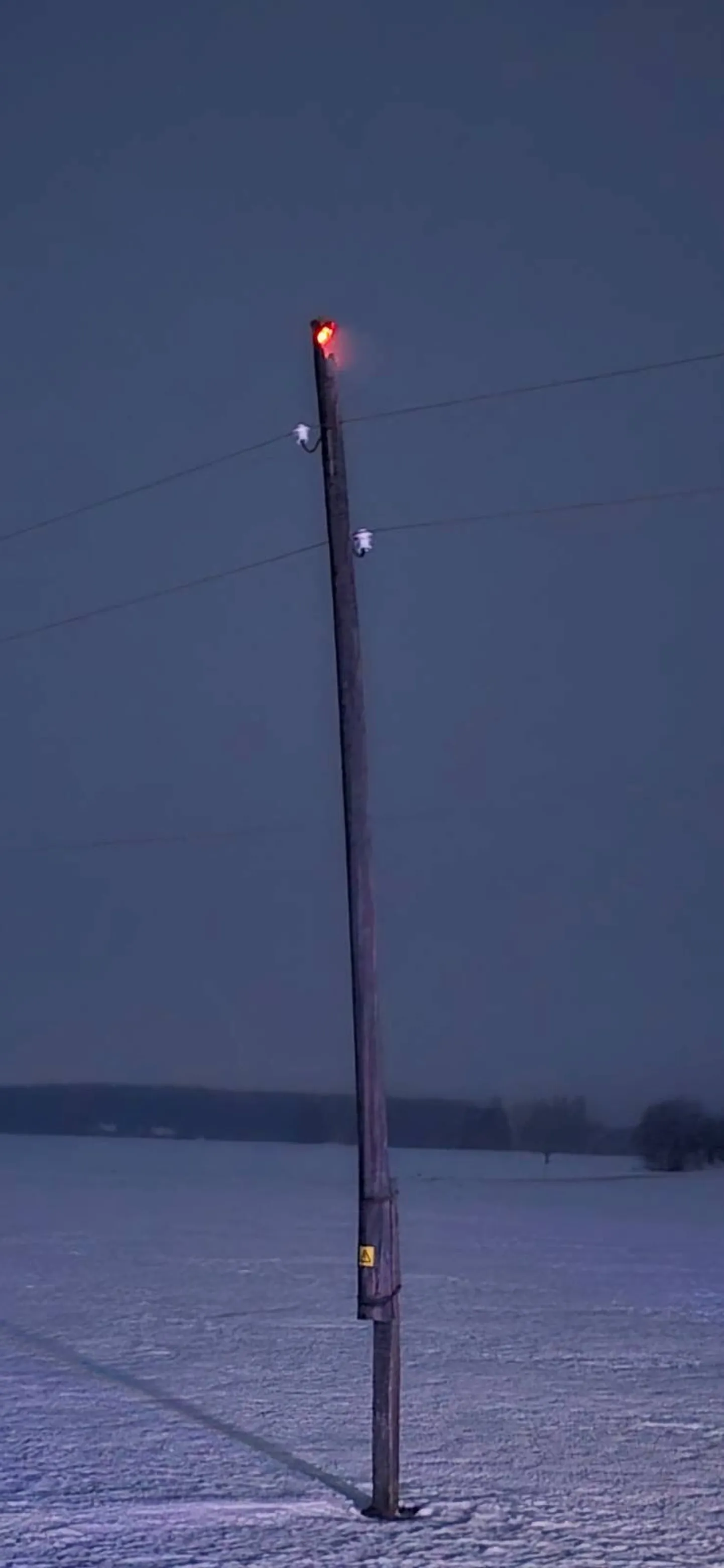 Põltsamaa vallas käisid päästjad kustutamas tuld võtnud elektriposti.