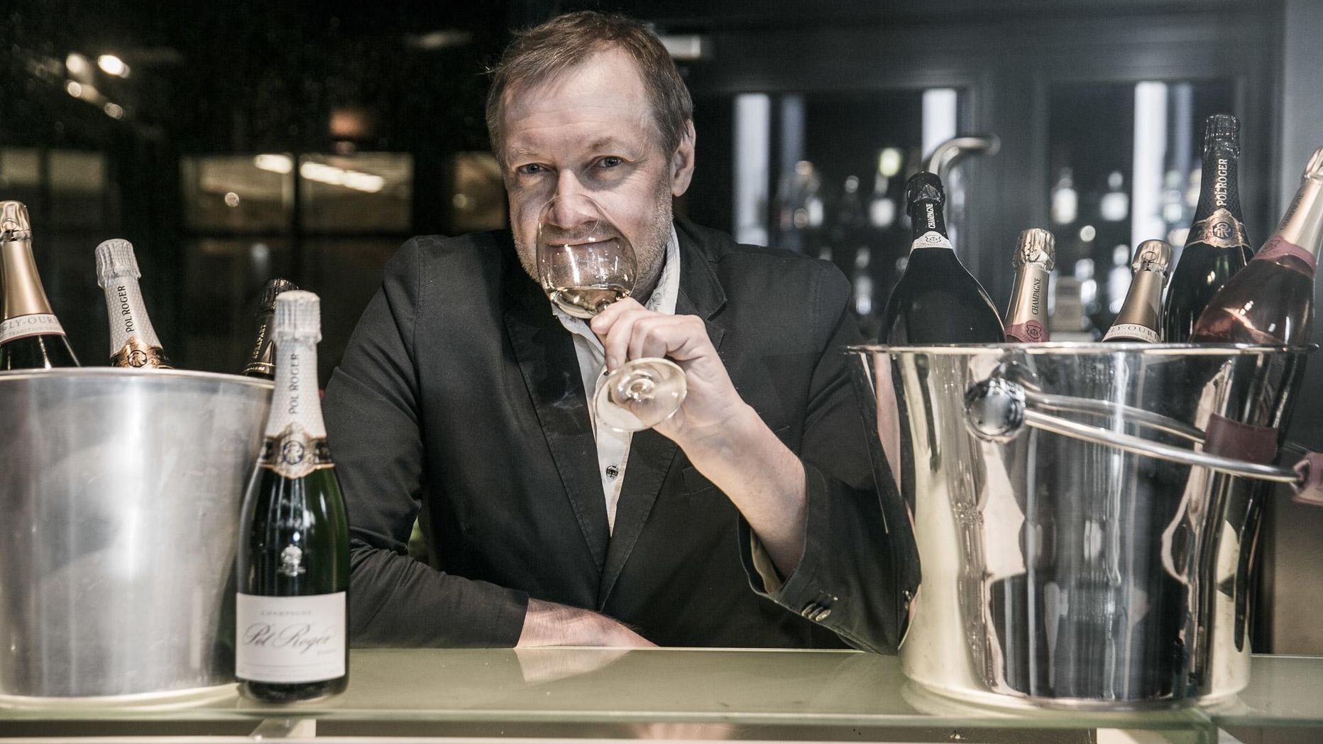 Sommeljee Igor Sööt ise panustab maitsekirjul pühadelaual väärikale aastakäigu śampanjale, mille värskus, happesus ja täidlus mängivad sellega hästi kokku.