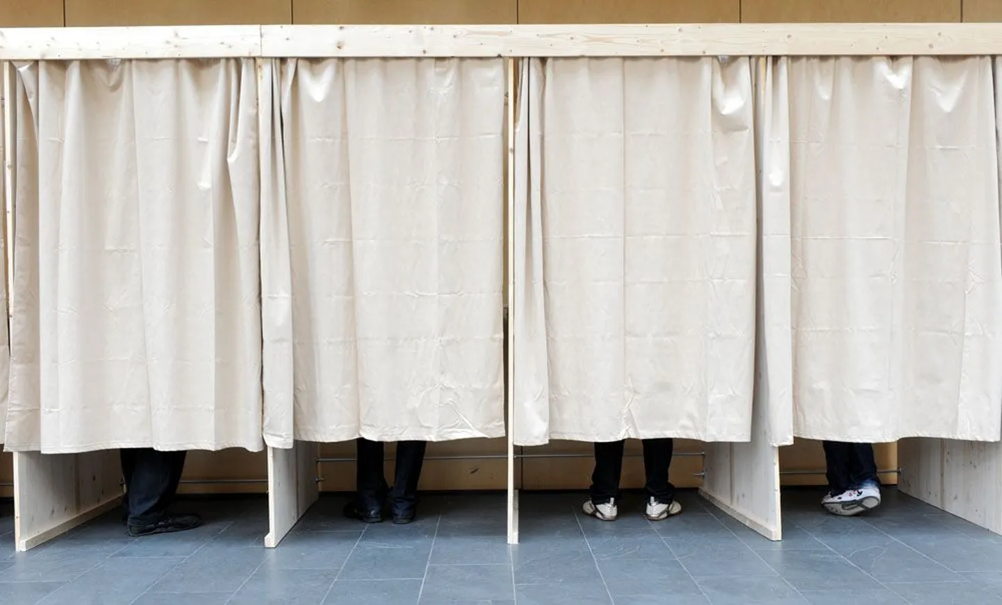 Neli valijat neljal ruutmeetril on usutav valimisjaoskonnas, mitte kandidaadi kodusel aadressil.