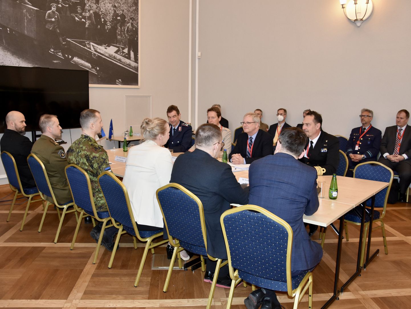 Kaitseministeeriumis toimunud läbirääkimistel NATO esindajatega oli üheks jututeemaks Eesti sõjalise riigikaitse olukord.