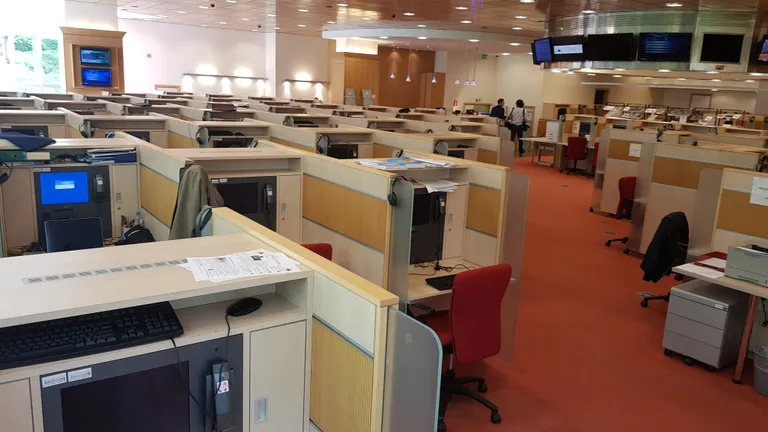 XP avaekraan vaatab vastu ka kolleegide tööjaamadel