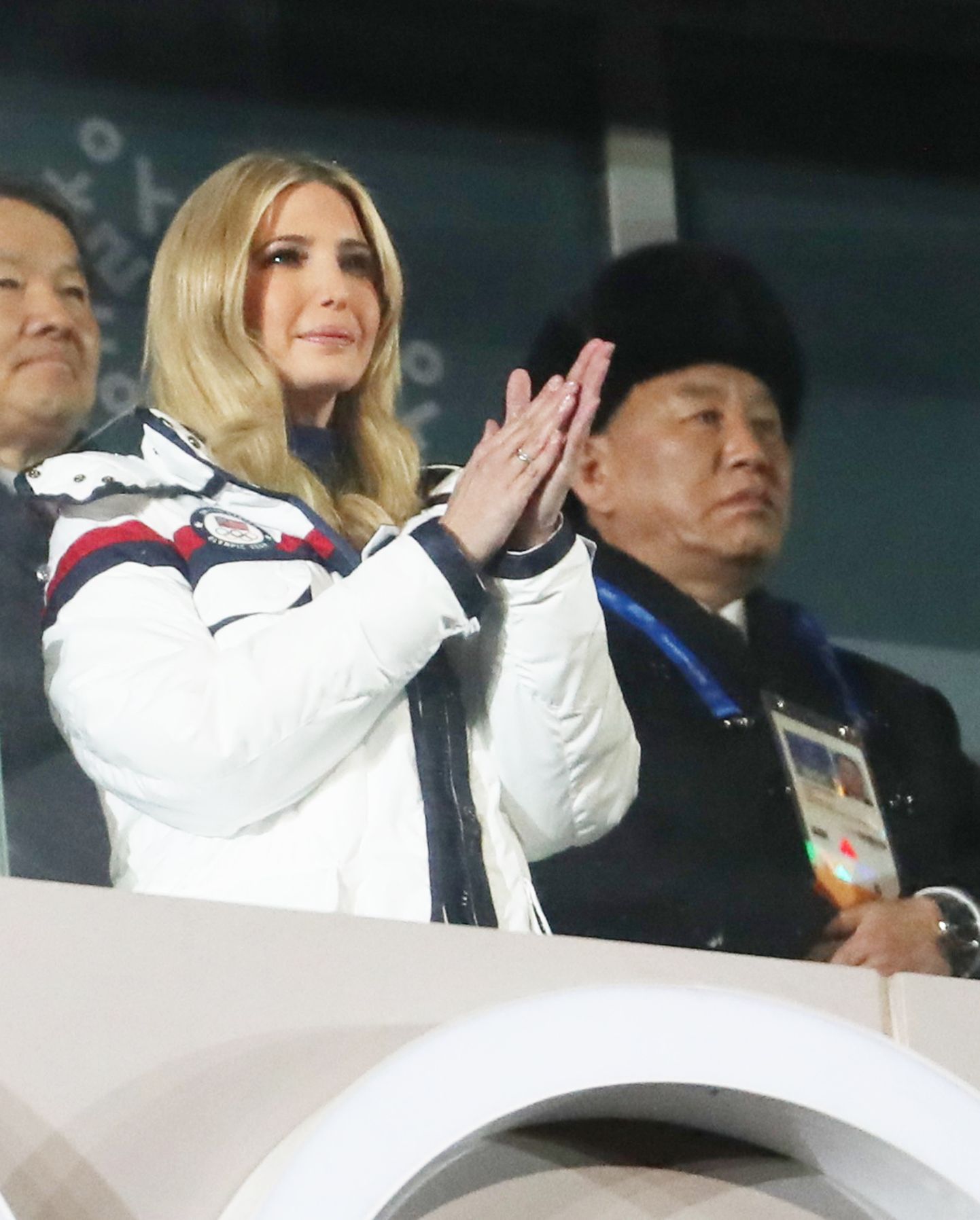 Ivanka Trump ja Põhja-Korea delegatsiooni juht Kim Yong-chol Pyeongchangi olümpiamängude lõputseremoonial.