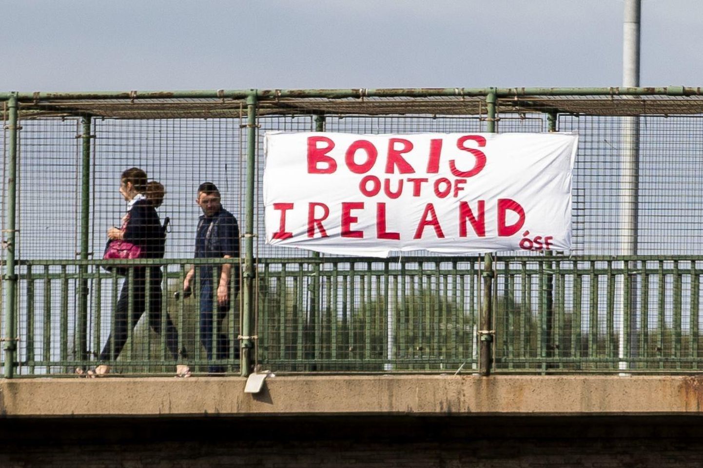 Boris Johnsoni vastane plakat Belfasti vabariiklastega asustatud Falls Roadil. 