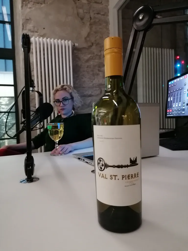 43. saate vein: Val St. Pierre Chardonnay.