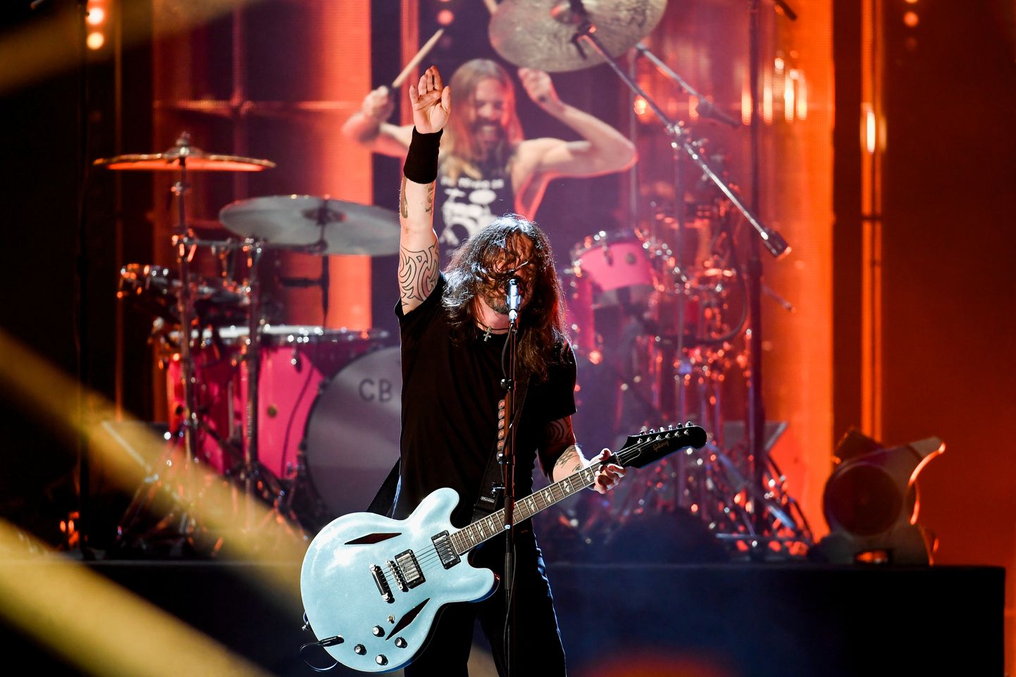 Foo Fighters esinemas pool aastat enne trummar Taylor Hawkinsi surma