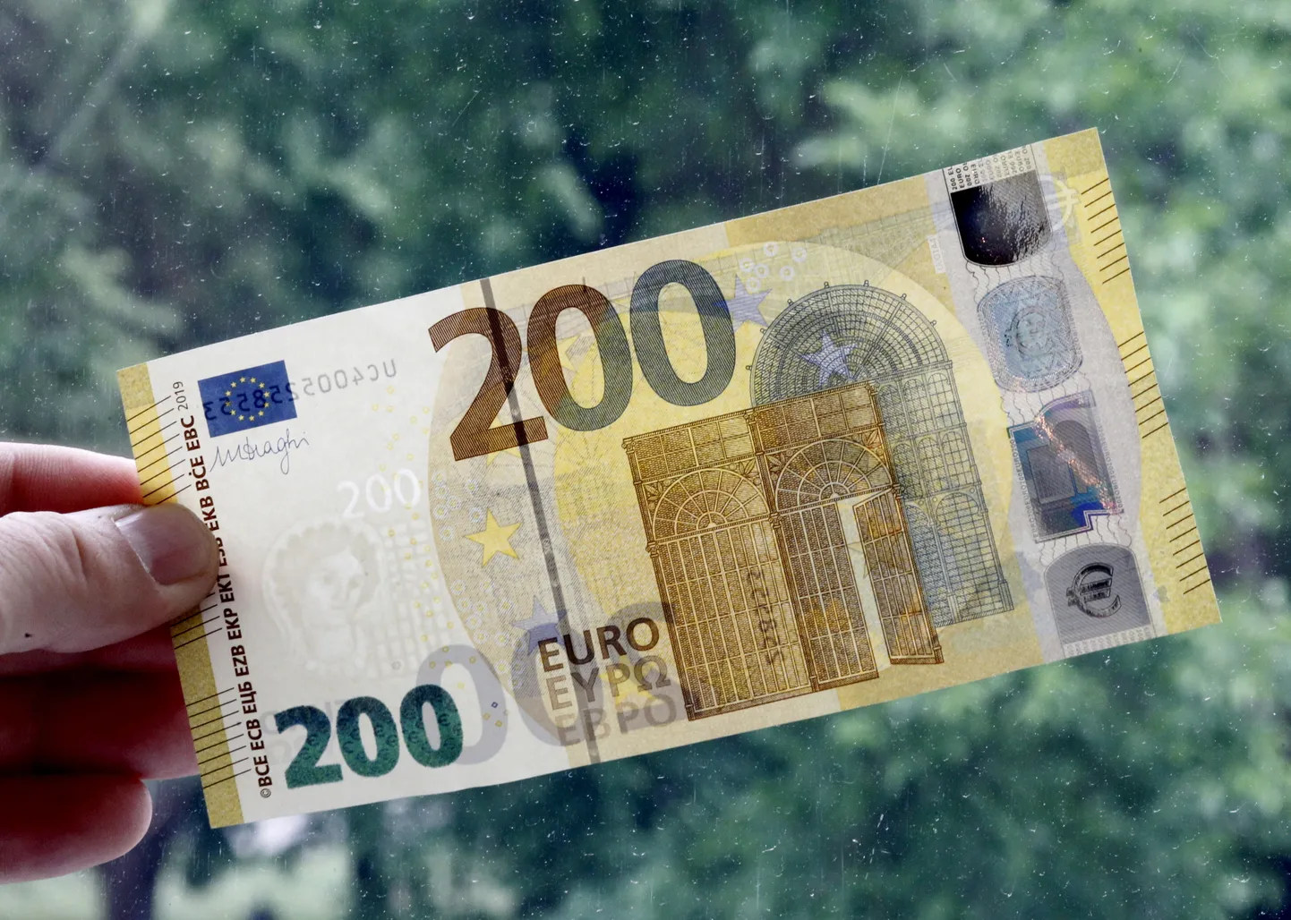 200 eurot