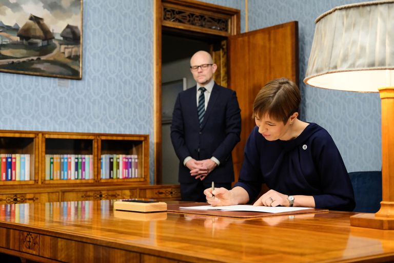 President Kersti Kaljulaid alustas oma töönädalat valitsuse koosseisu muutmisega.