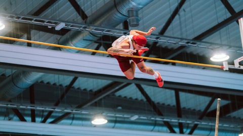 Kreišs izcīna sudraba medaļu Universiādes sacensībās kārtslēkšanā