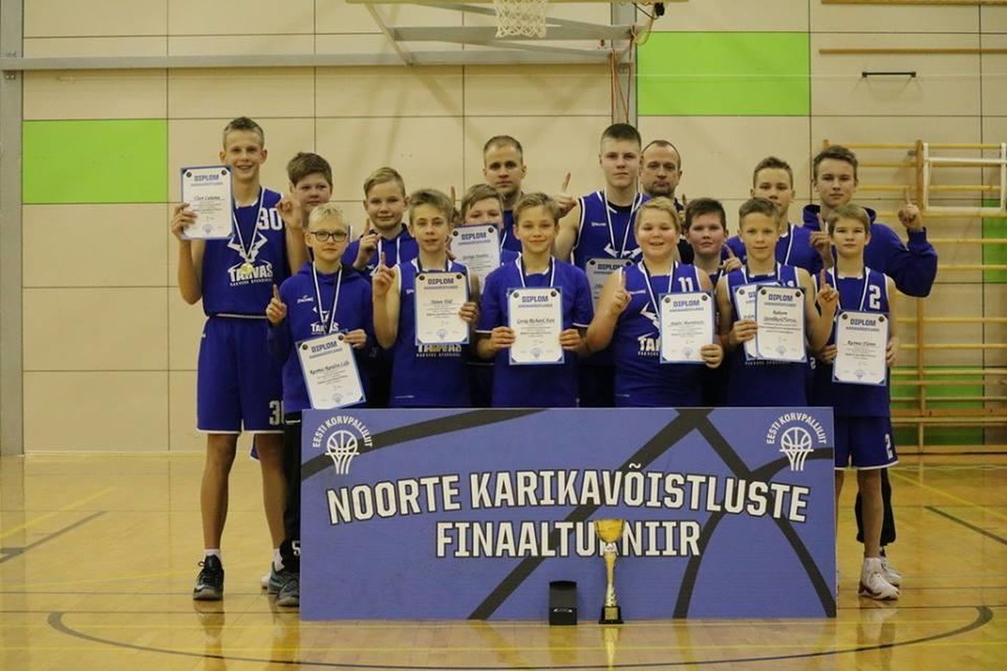 Rakvere Spordikooli / Tarva U14 poisid tulid Eesti karikavõitjaks.
