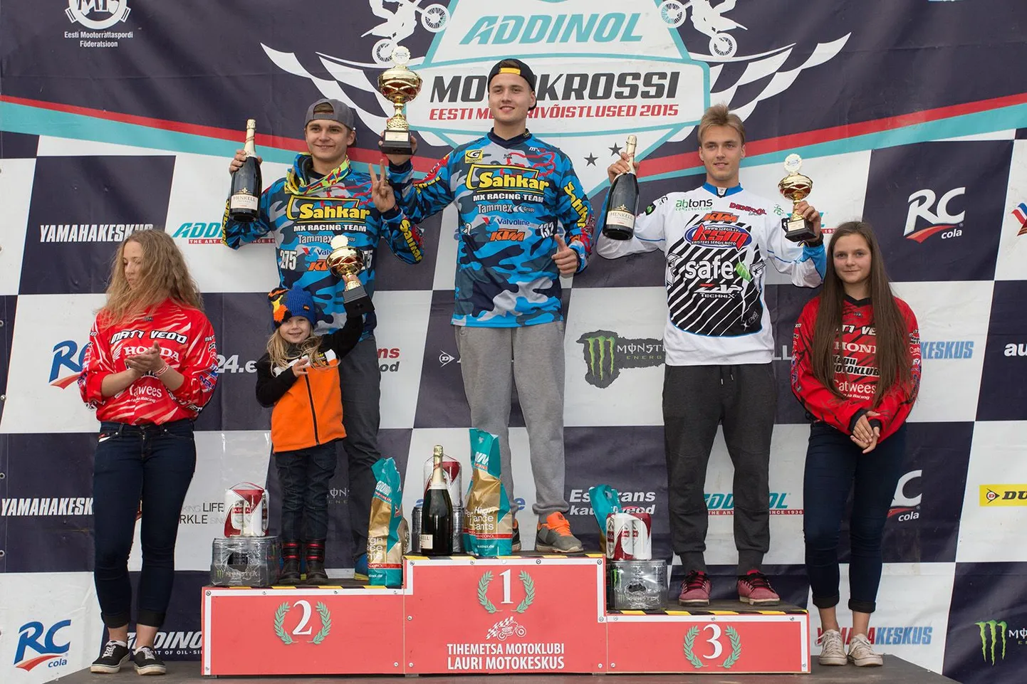 MX2 poodium (vasakult) Hardi Roosiorg, Karel Kutsar ja Tomass Sileika.