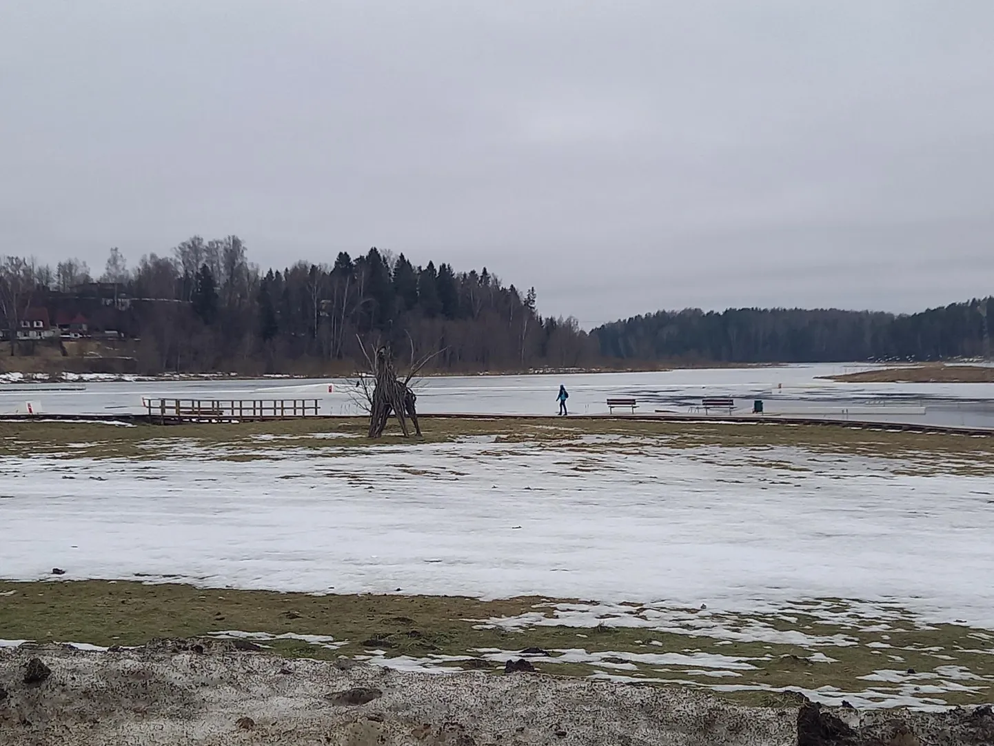 Lõuna-Eesti populaarseimate talisupluskohtade sekka kuulub ka Põlva järv.