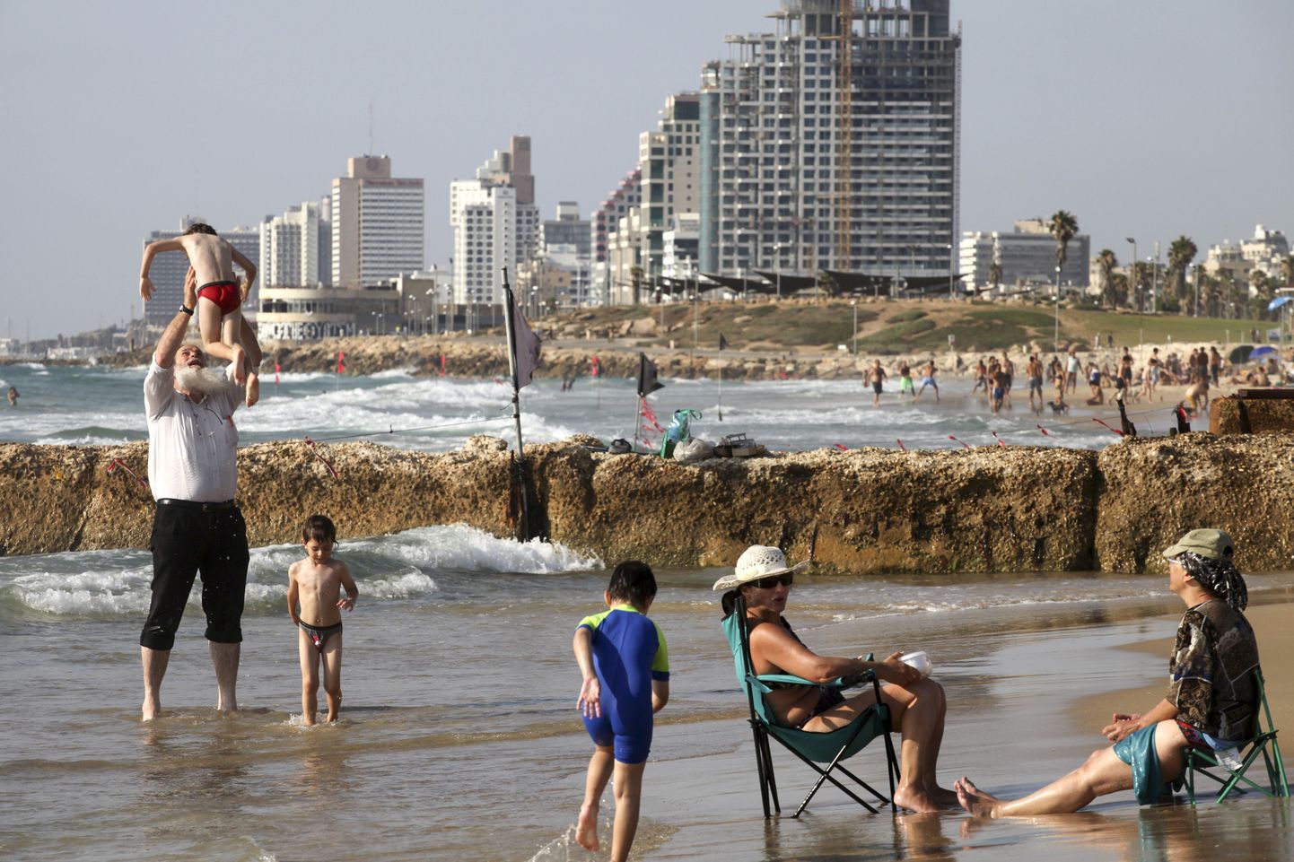Пляж в Тель-Авиве.