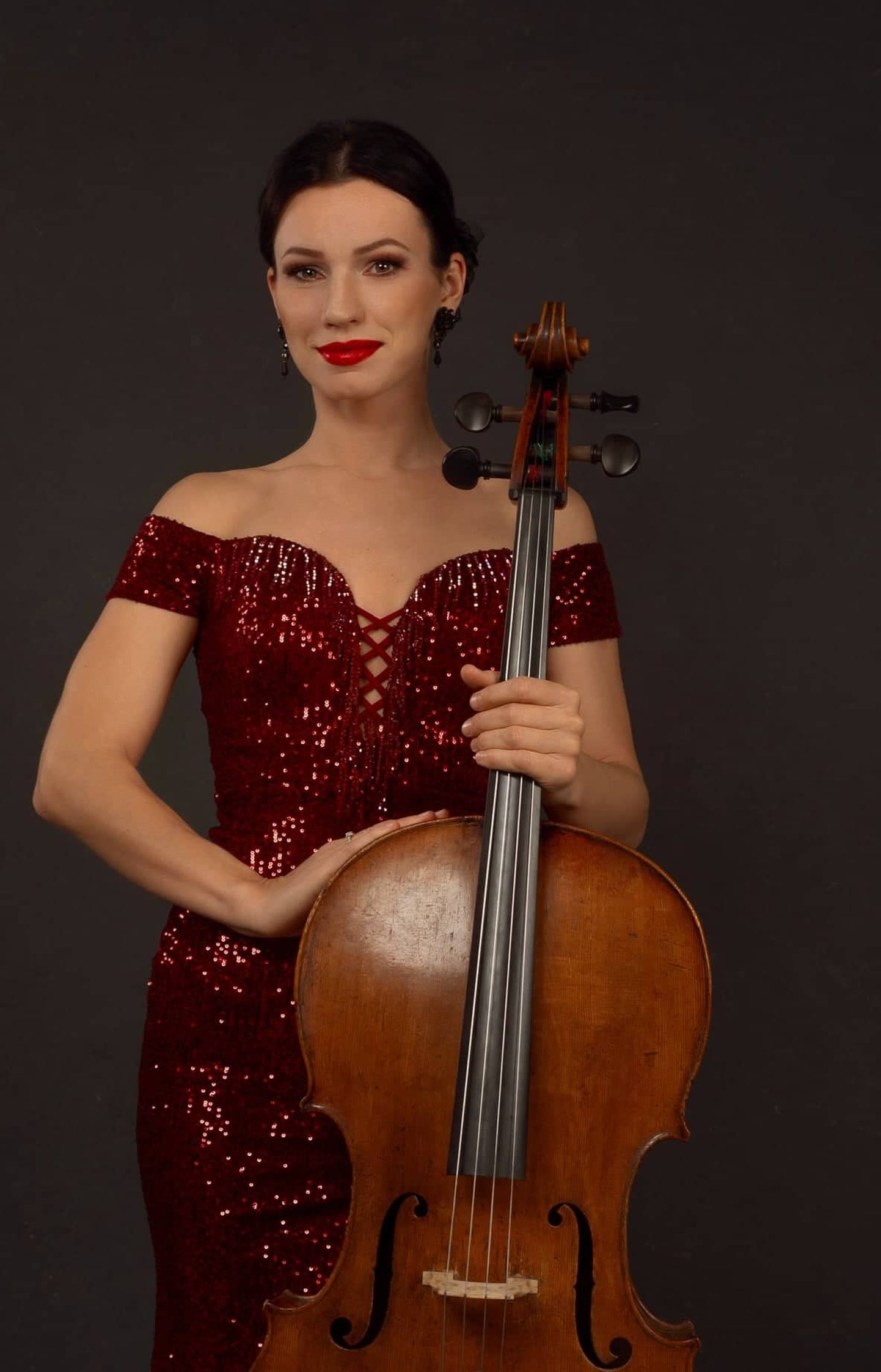 Сильвия Ильвес восхитительно исполняет как классическую, так и современную музыку.