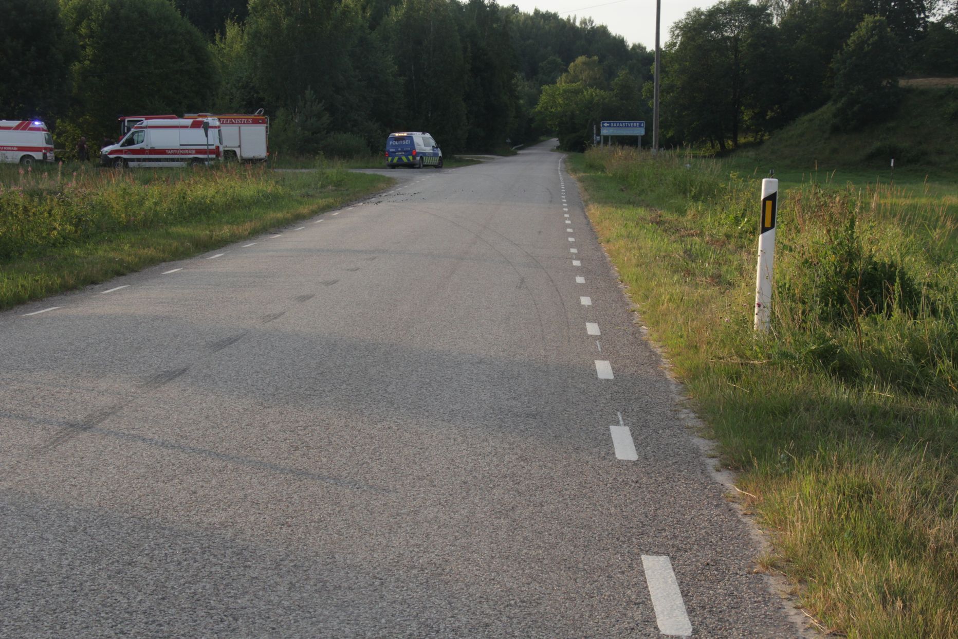 Raske liiklusavarii juhtus Tartumaal Peipsiääre vallas Alatskivi-Pala tee teisel kilomeetril.