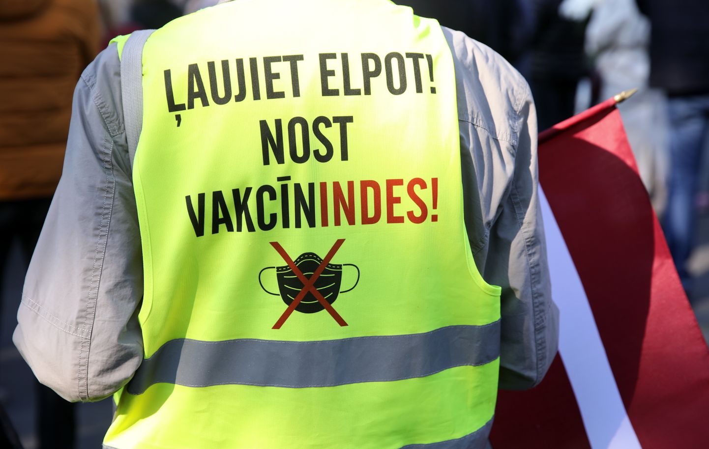 Partijas "Latvija pirmajā vietā" līdera Aināra Šlesera organizētā protesta akcija par brīvprātīgu vakcināciju pie Brīvības pieminekļa.