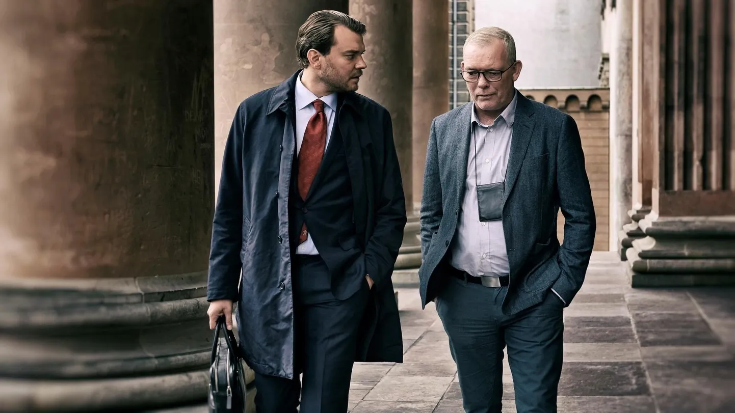 Pilou Asbæk ja Søren Malling telesarjas «Uurimine – Kim Walli mõrv».
