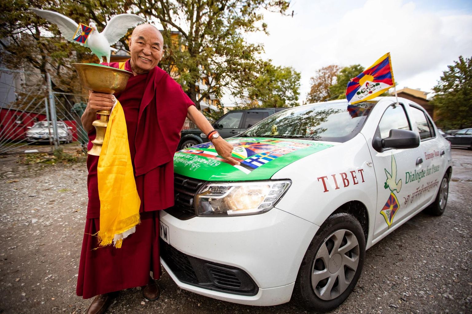 Tiibeti eksiilparlamendi liige Thubten Wangchen Tallinnas. Kokku külastab Tiibeti laama 30 riiki. 