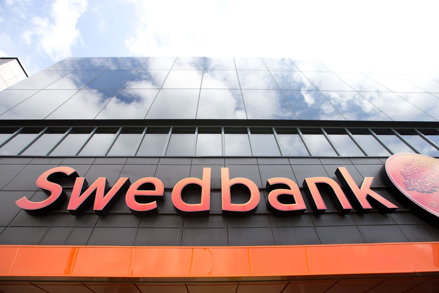 : SWEDBANK, PANK, PANGAD: TALLINN : 20JUN15

Pank. Swedbank.