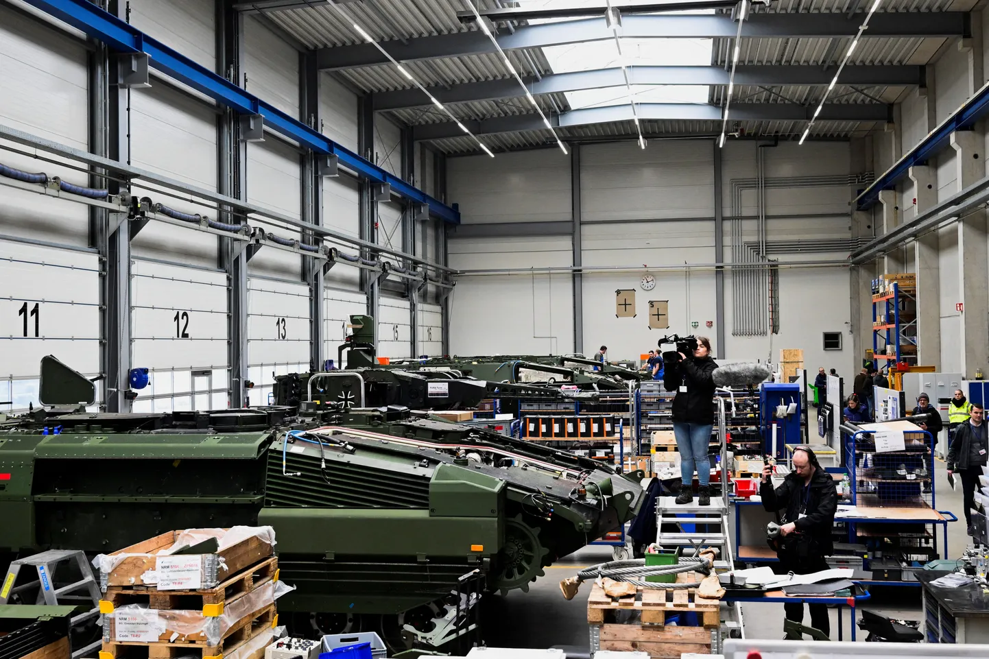 Kaader ühest Rheinmetalli tehasest.