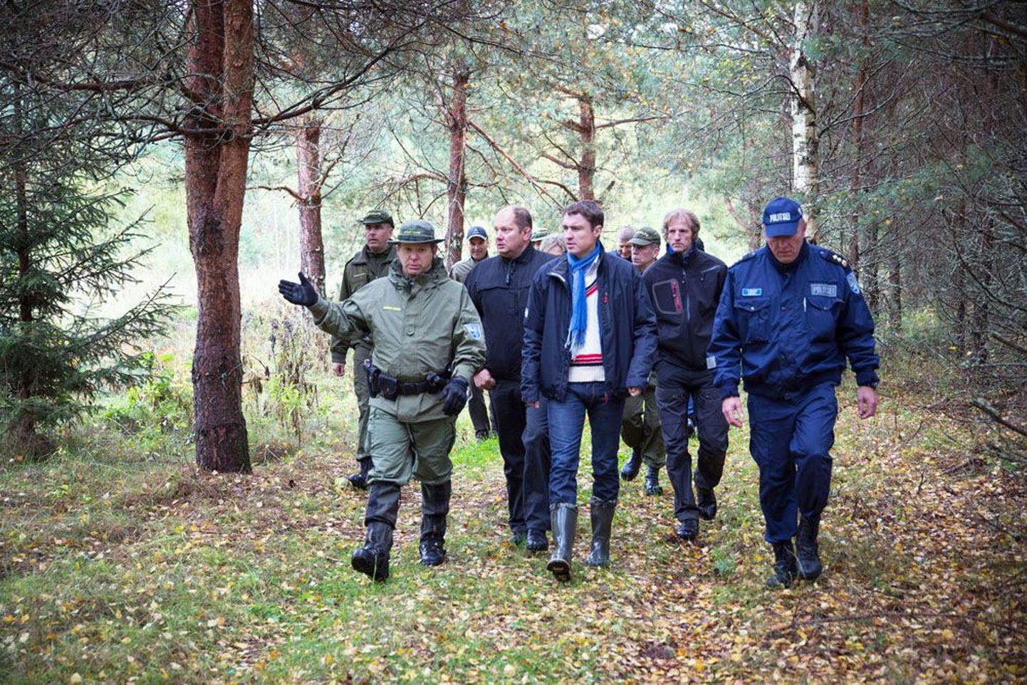 Peaminister Taavi Rõivas müttas eile koos kaaskonnaga mööda Eesti piiri.