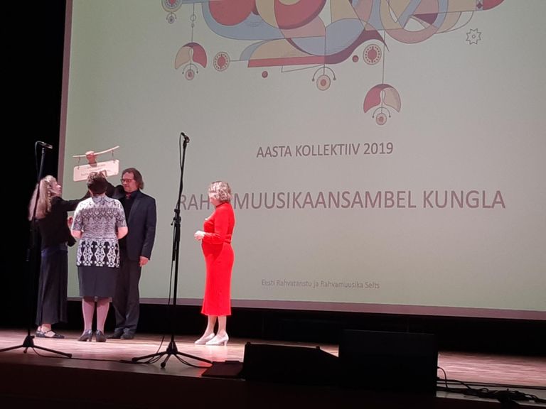 Kungla võtab vastu aasta rahvamuusikaansambli tähise – Lokulaua.