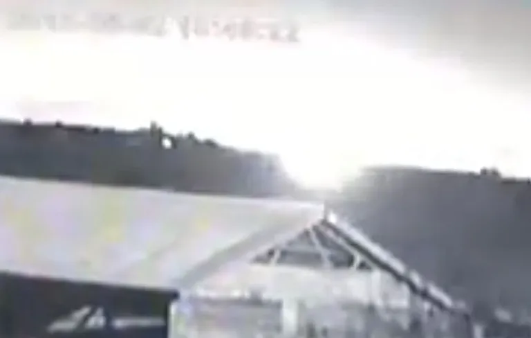 Meteoorkeha plahvatus jäi Lõuna-Aafrikas turvakaamera videole