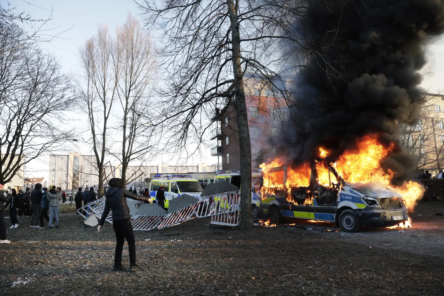 Rahutused Örebros reedel, 15. aprillil.