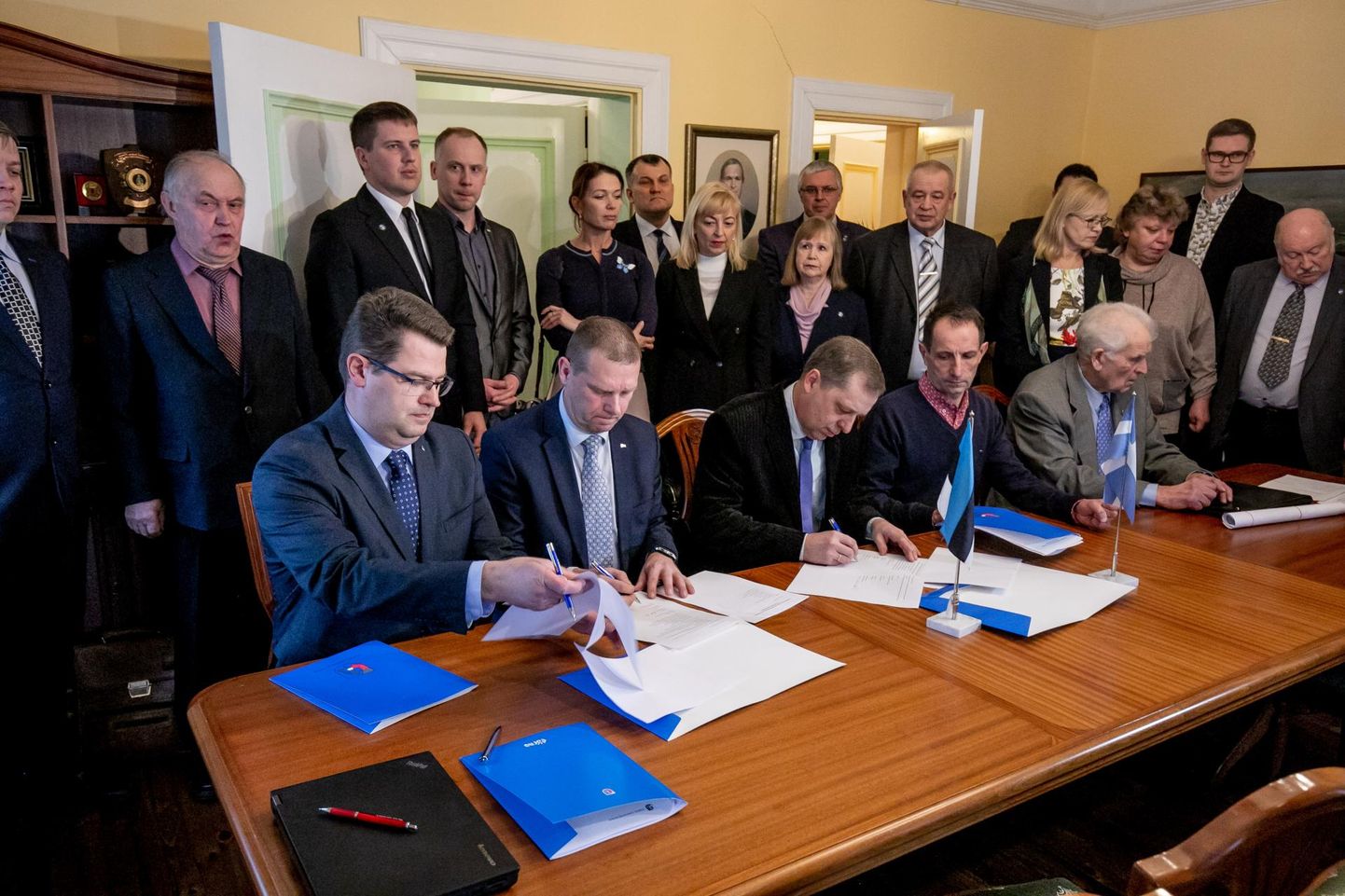 Pärnu linnavalitsus otsustas anda linna osalusega ettevõtetes nõukogu liikme kohad uue koalitsioonipartneri EKRE esindajatele.