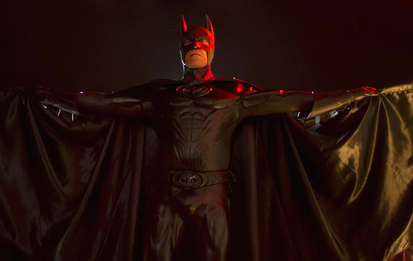 Batmaniks riietunud mees. Foto on illustratiivne.