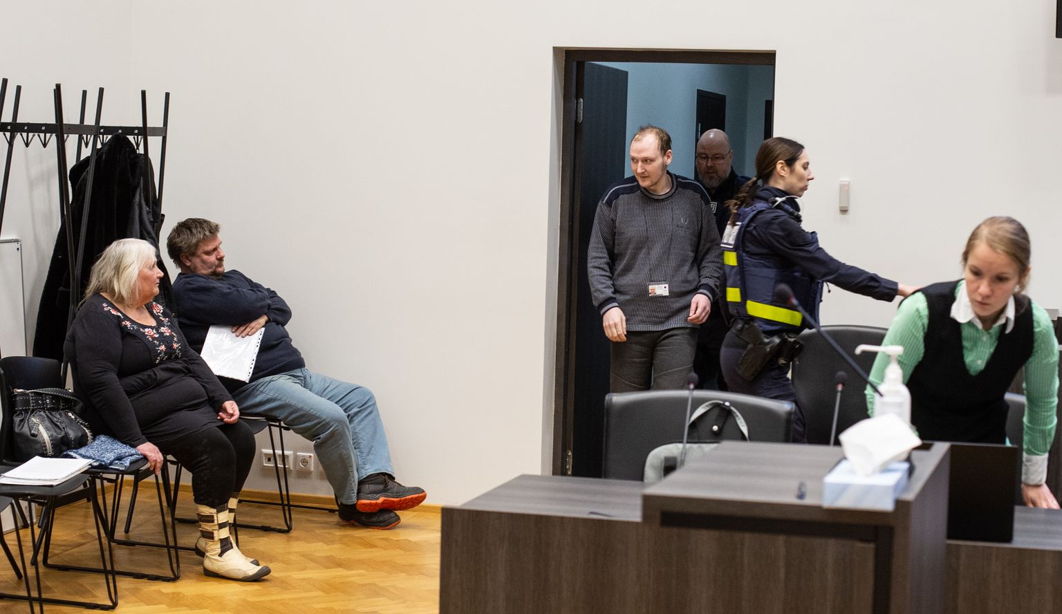 (Слева направо) Инге и Андрес Пуллат и Айво Волошин были признаны Вируским уездным судом виновными по делу об убийстве Майе Сяэр, но все трое оспорили это решение.