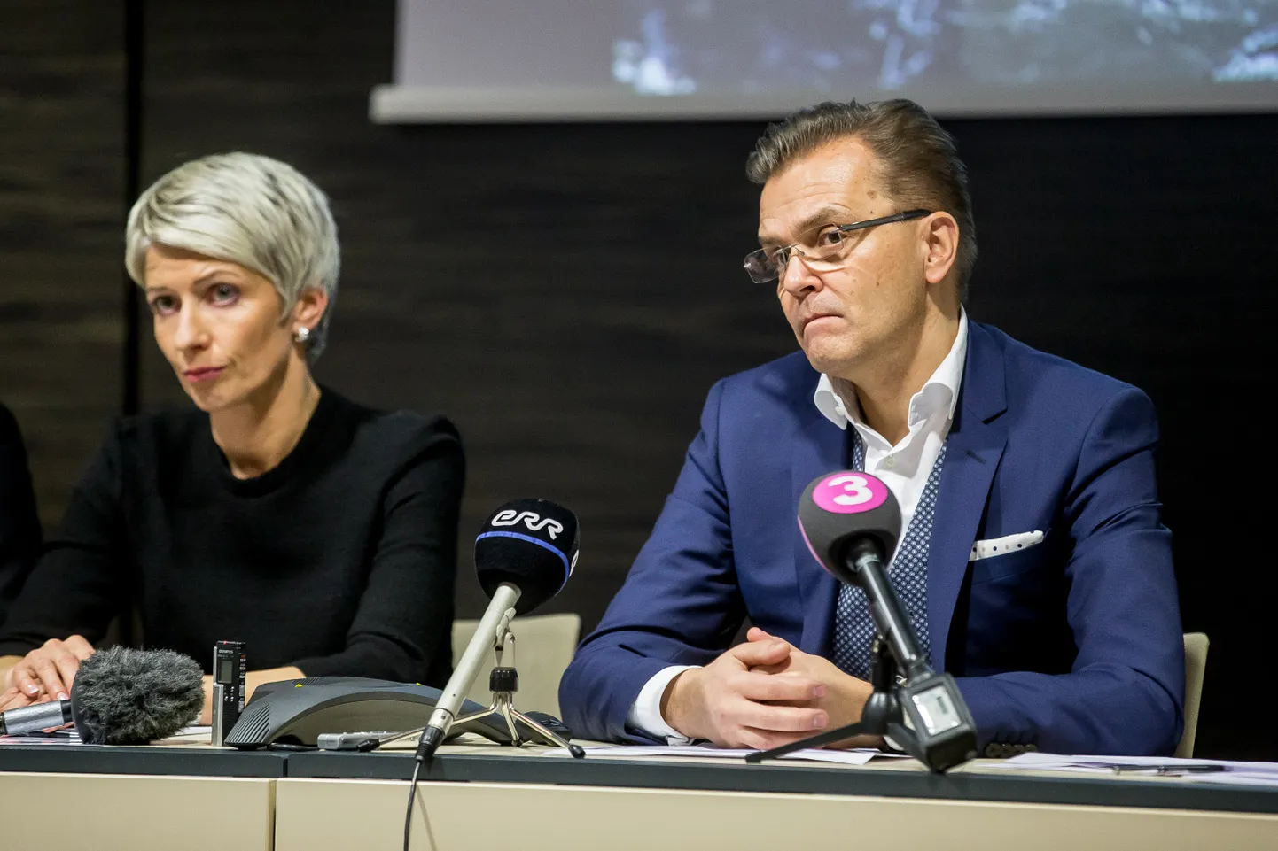 Руководитель HKScan Estonia Анне Мере и руководитель финского концерна Яари Латванен.