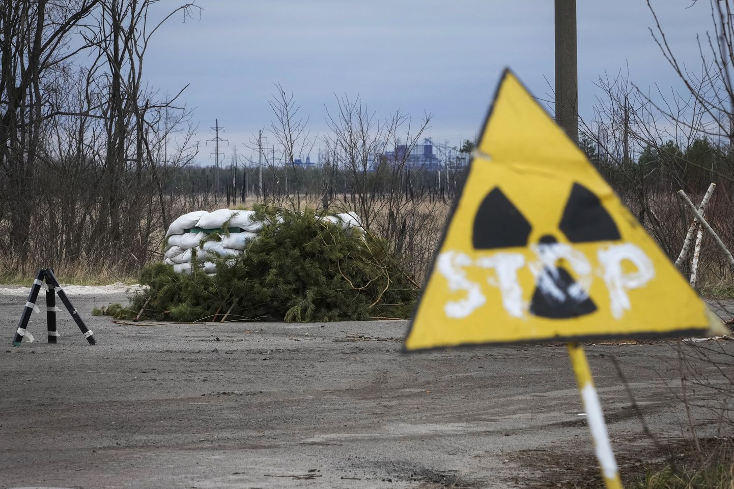 Vene laskepositsioon Tšornobõli tuumajaama lähedal.