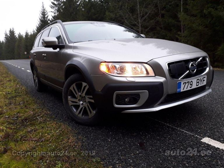 Volvo XC70 (2013), hind 15 500 eurot.