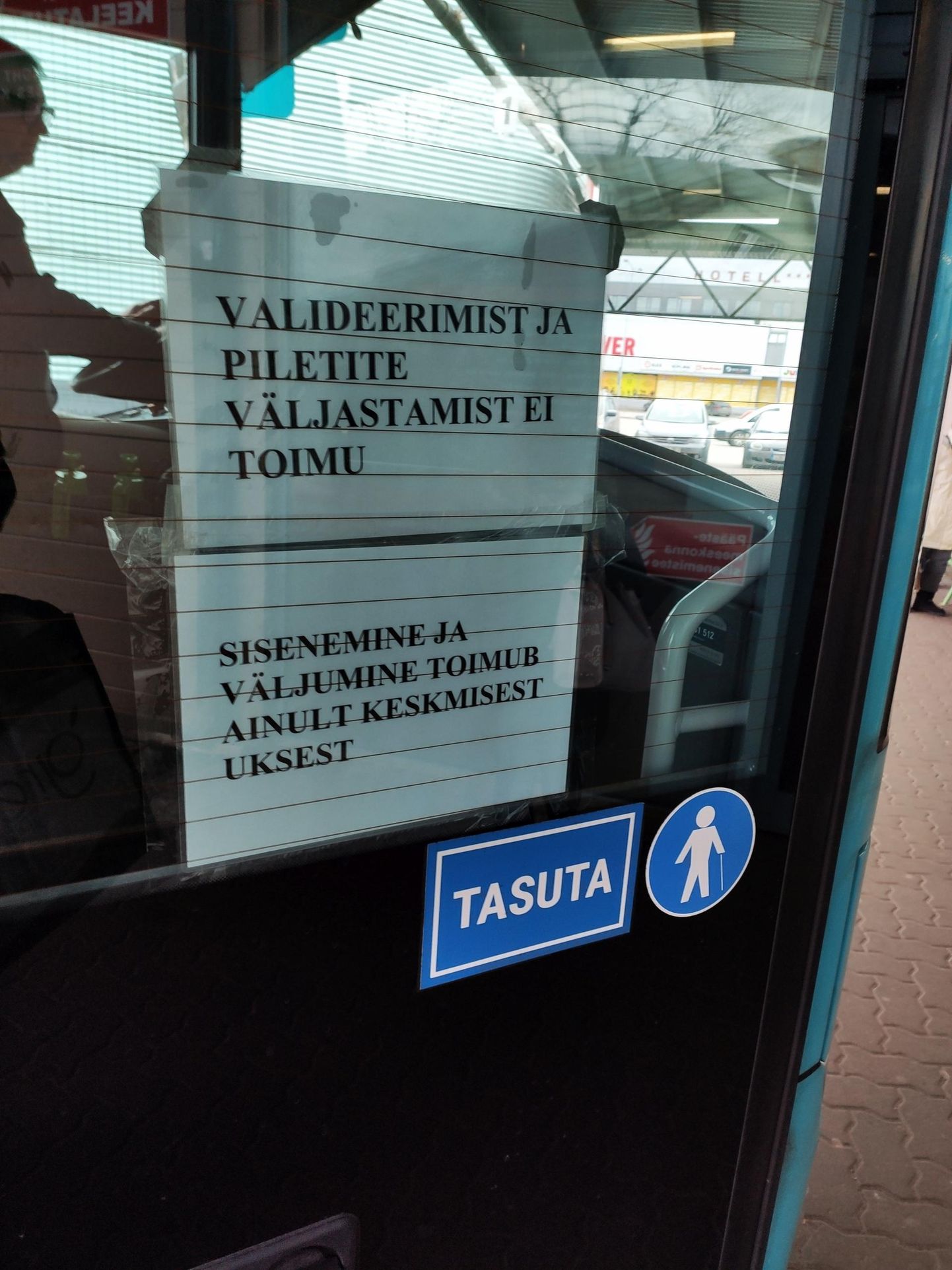 Viljandi maakonnaliinidel bussijuhid paberil nullpiletit enam ei anna ja sõidukaarti pole vaja valideerida. 
