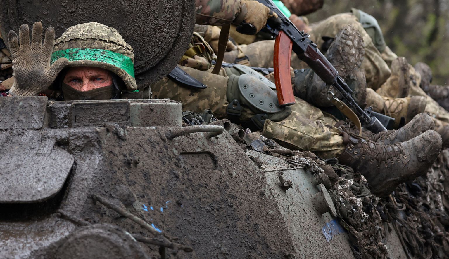Ukraina sõdurid rindelinna Bahmuti lähedal 15. aprillil 2023